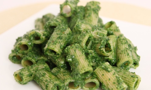 Rigatoni with Kale Pesto