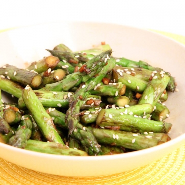 Garlic Sesame Stir Fried Asparagus