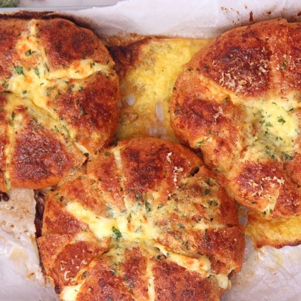 Korean Garlic Cheesy Bread