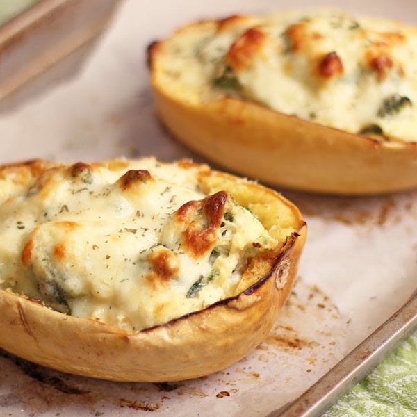 Loaded Broccoli And Cheese Spaghetti Squash