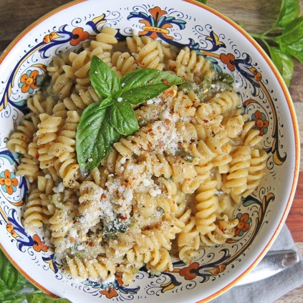 One Pot Cacio e Pepe Zucchini Pasta