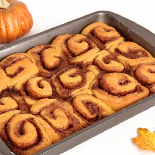 Pumpkin Pie Cinnamon Rolls