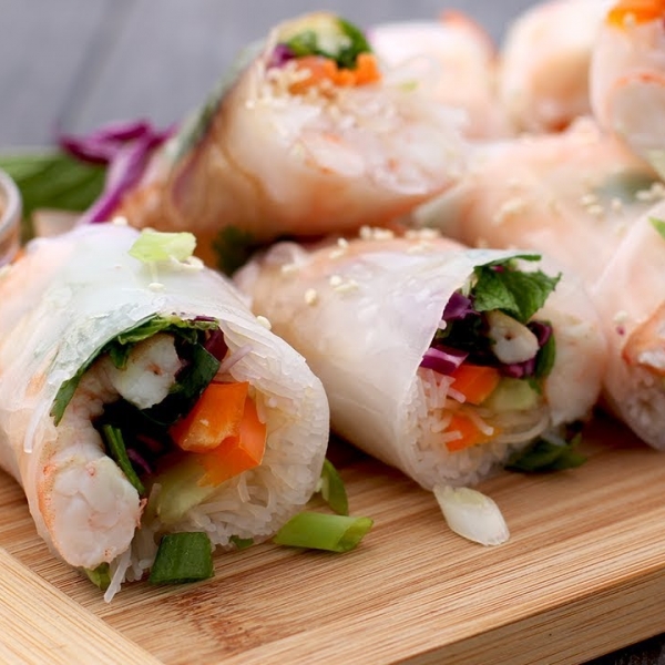 Shrimp Summer Rolls with Peanut Dipping Sauce