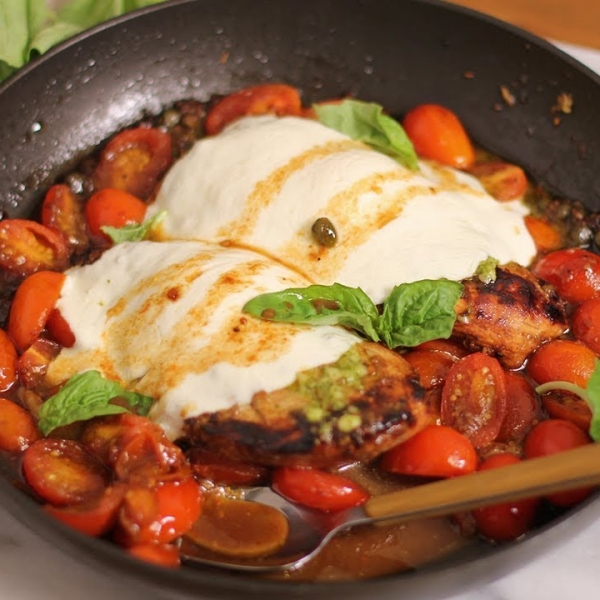 Skillet Caprese Chicken